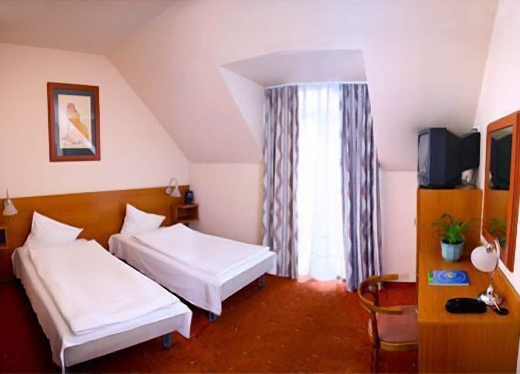 Hotel Luna Budapest Exterior photo